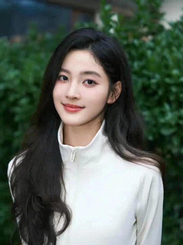 国客信配 美女张凯莹：北影绽放的演艺新花！